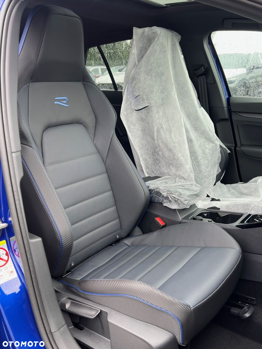 Volkswagen Golf VIII 2.0 TSI 4Motion R - 8