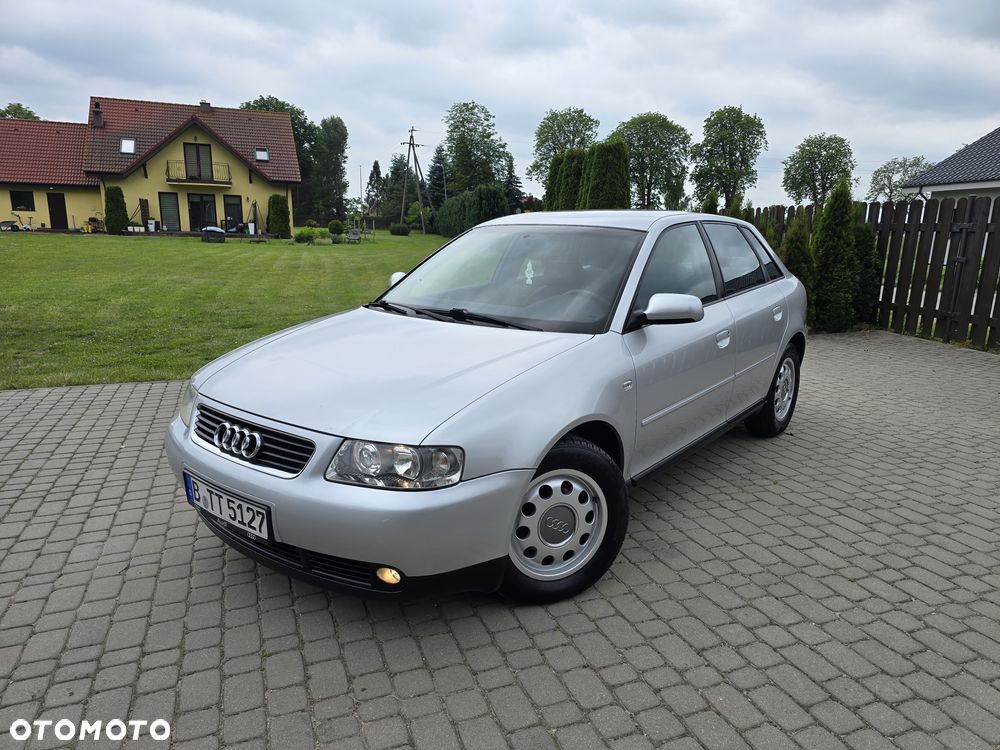 Audi A3 Sportback 1.6 Ambiente - 2