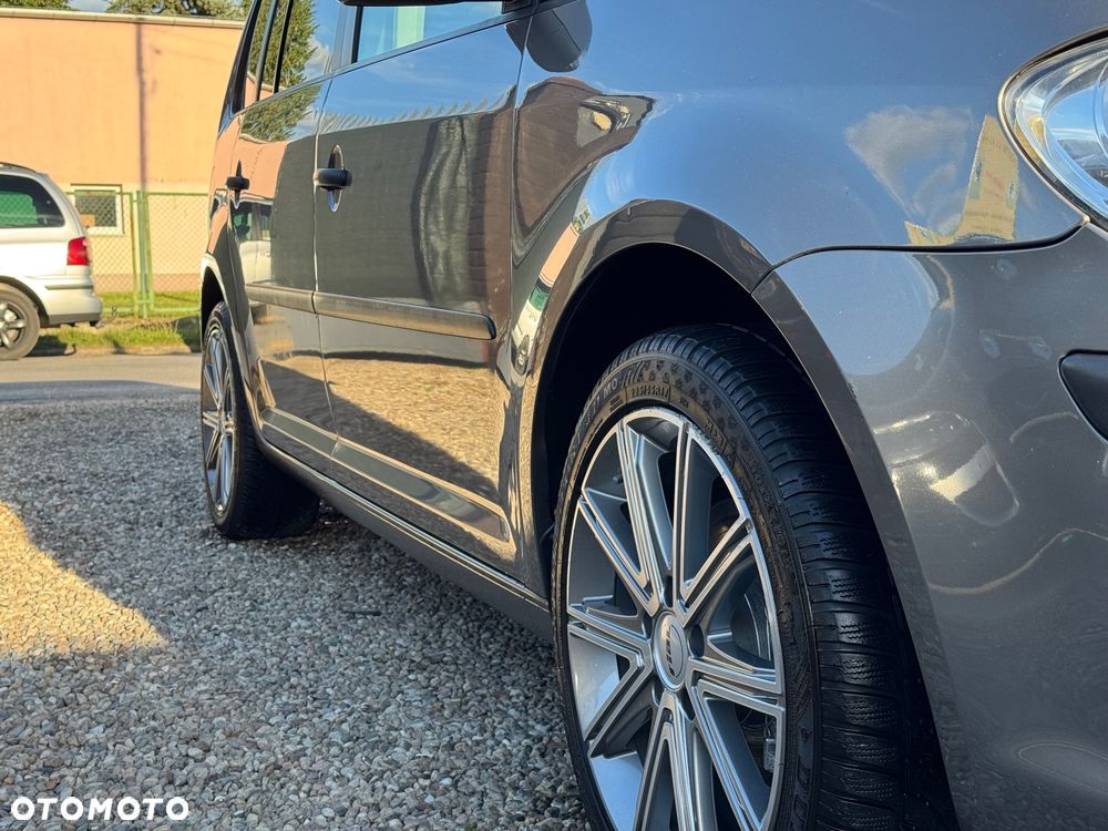 Volkswagen Touran 1.9 TDI DPF Blue Motion Trendline - 16
