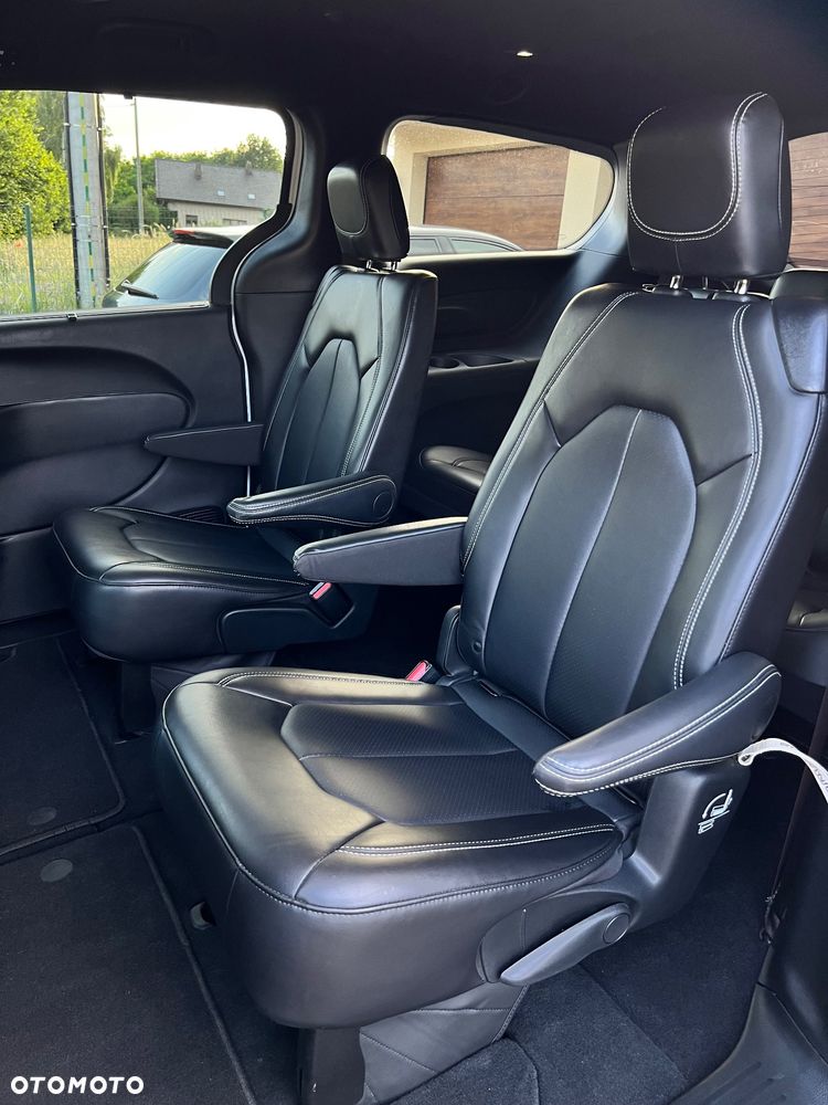 Chrysler Pacifica - 20