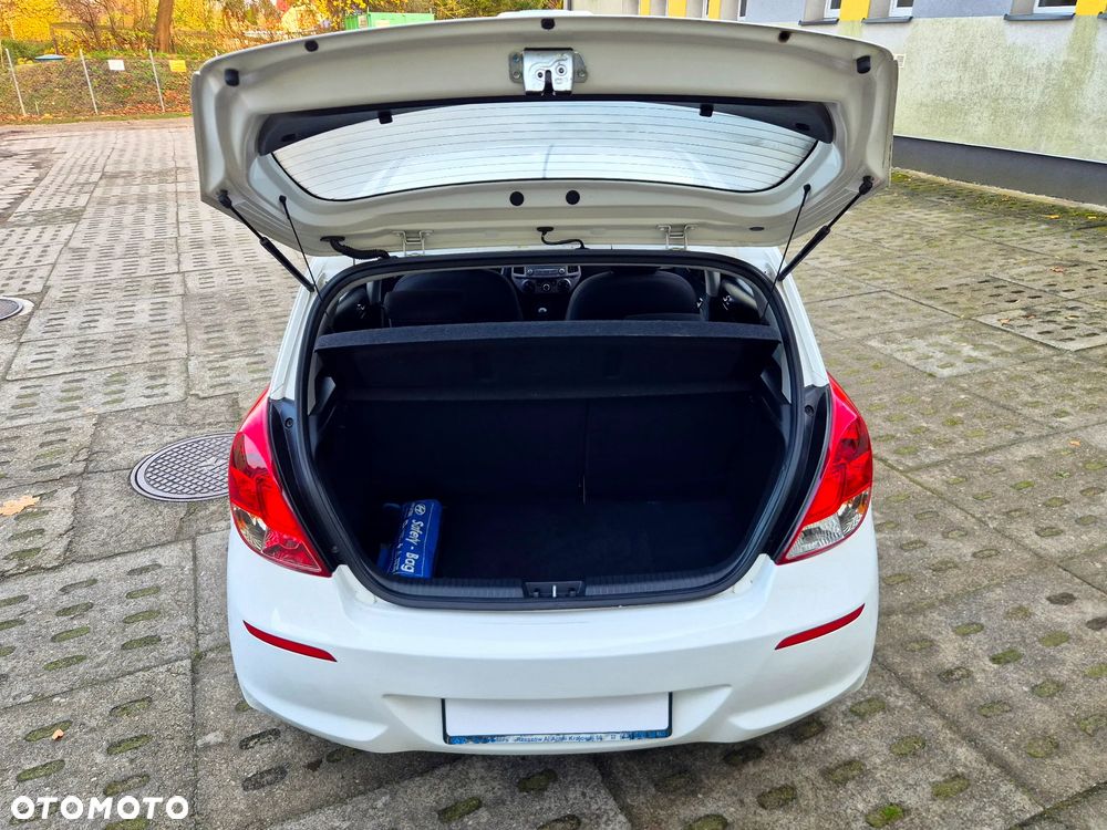 Hyundai i20 1.25 Comfort - 20