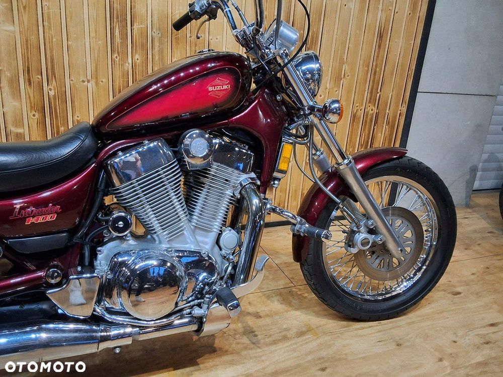 Suzuki Intruder - 10