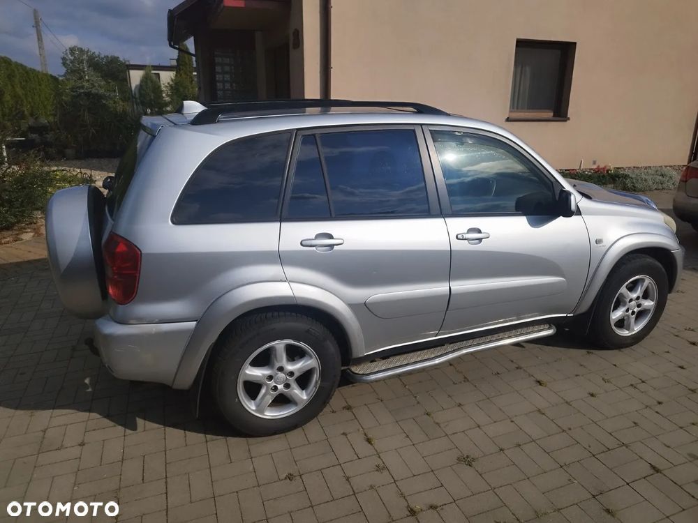 Toyota RAV4 2.0 D-4D 4x4 - 4