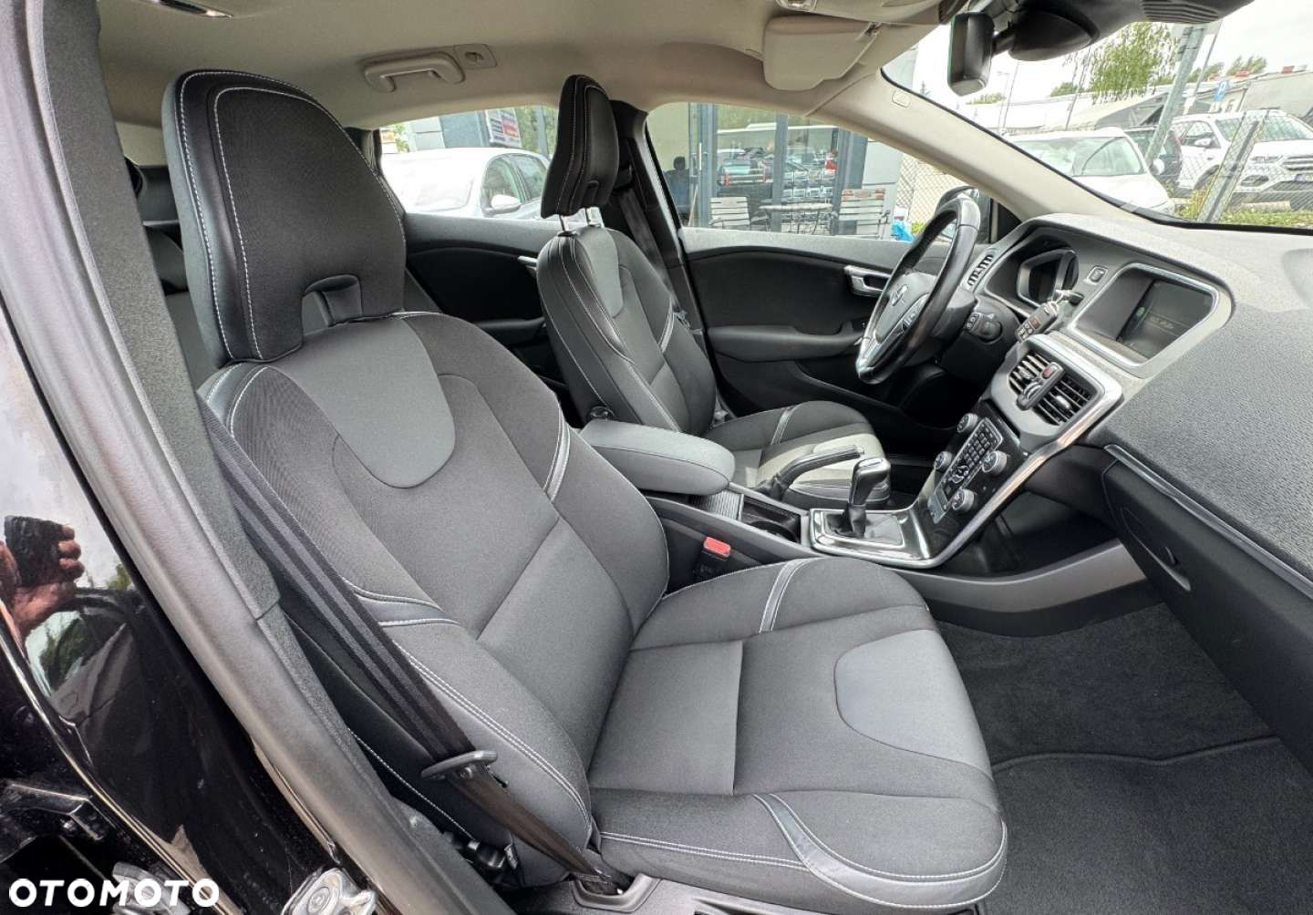 Volvo V40 - 25