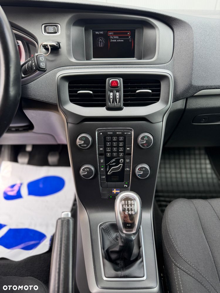 Volvo V40 T3 Momentum - 36