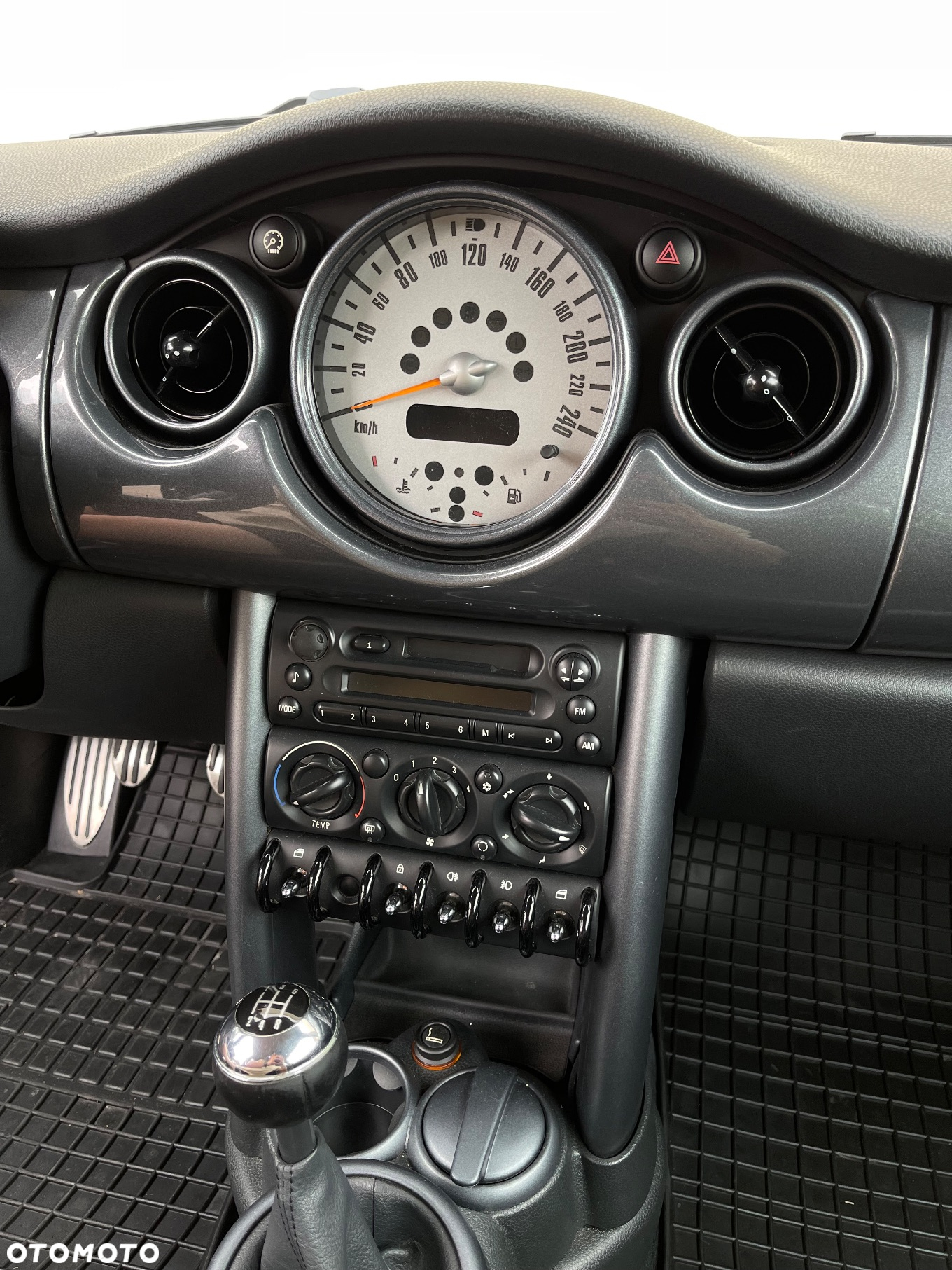 MINI ONE - 10