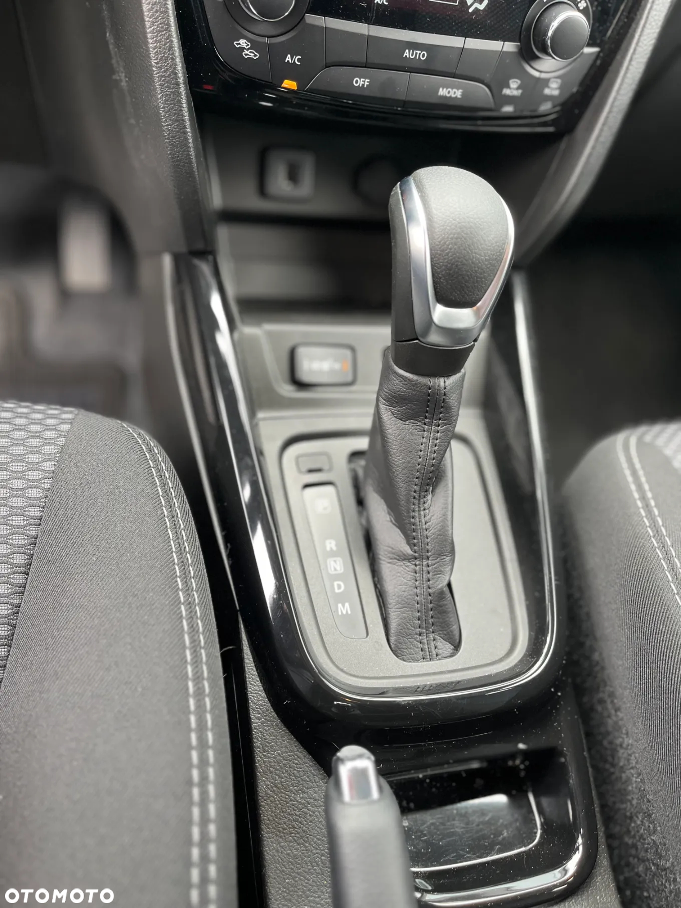 Suzuki Vitara 1.5 DualJet Hybrid Premium Plus 2WD AGS - 13