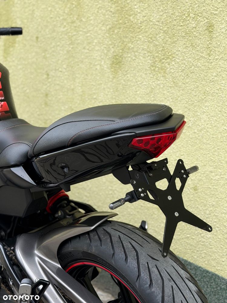 Kawasaki ER - 19