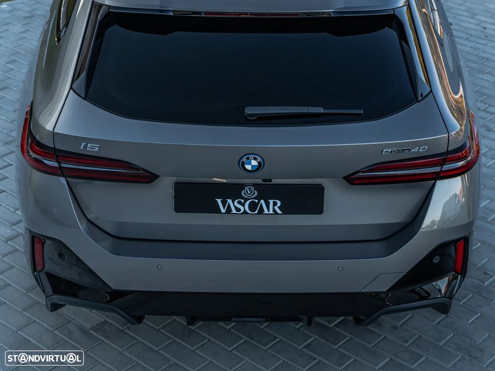 BMW i5 Touring eDrive40 - 50