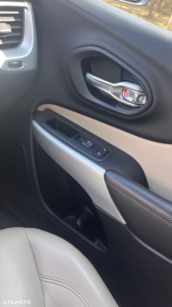 Jeep Cherokee 3.2 V6 Pentastar Active Drive I Automatik Limited - 30