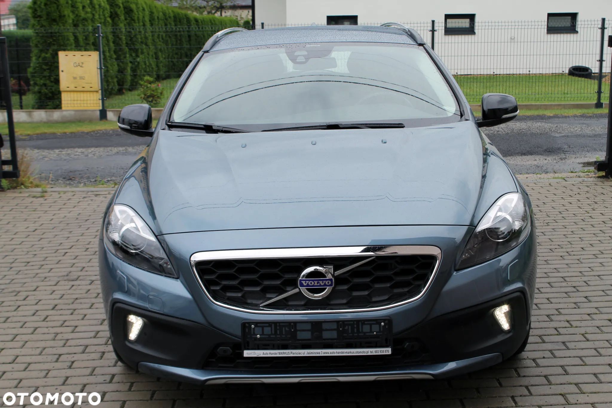 Volvo V40 Cross Country D2 Momentum - 1