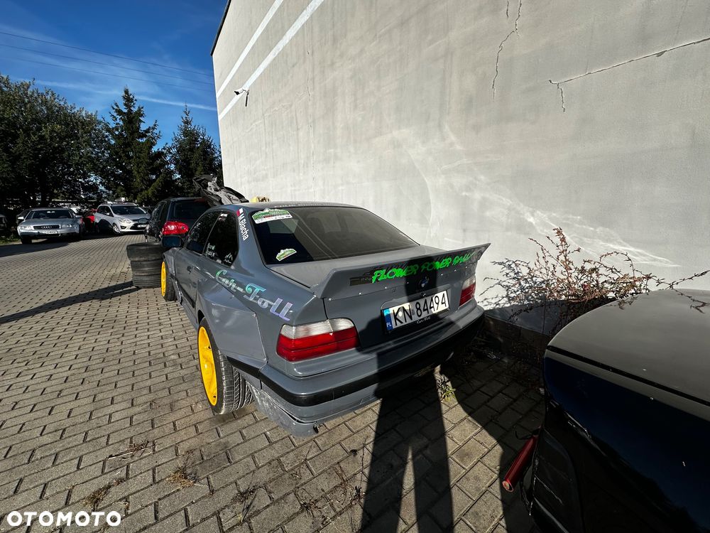 BMW Seria 3 328i - 7