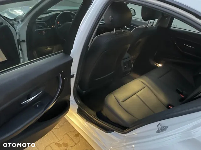BMW Seria 3 320i - 11
