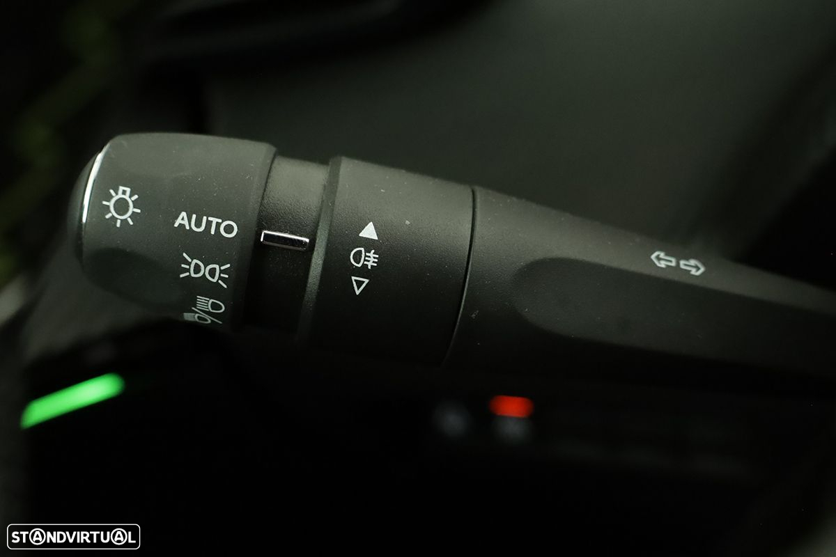 Peugeot e-2008 50 kWh GT - 17