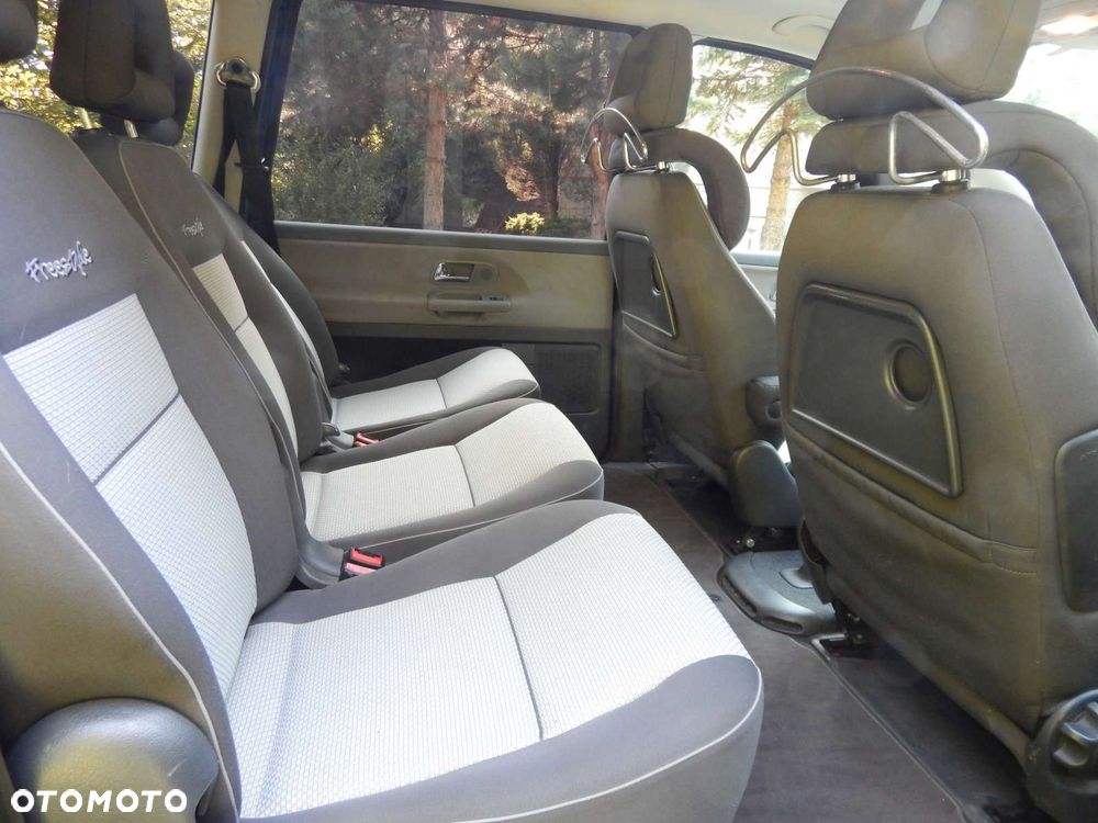 Volkswagen Sharan 1.9 TDI Freestyle - 12
