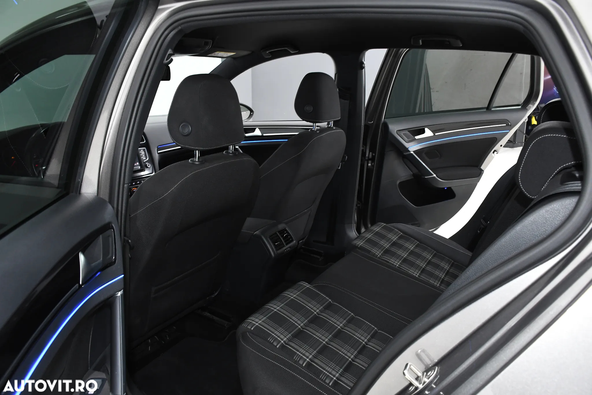Volkswagen Golf 2.0 TDI DPF BMT DSG GTD - 6
