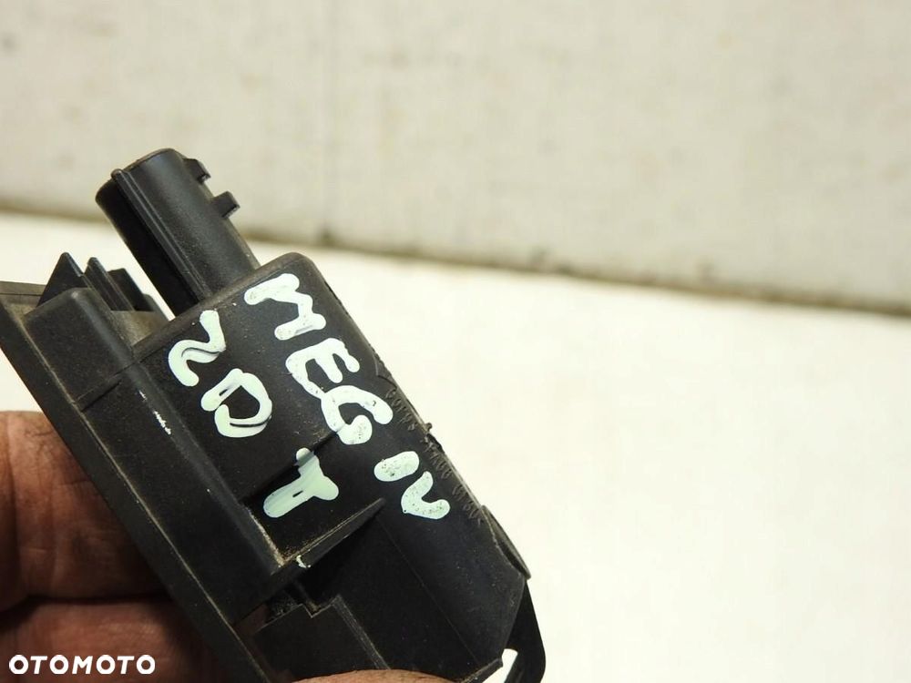 LAMPKA TABLICY REJESTRACYJNEJ RENAULT MEGANE IV - 3