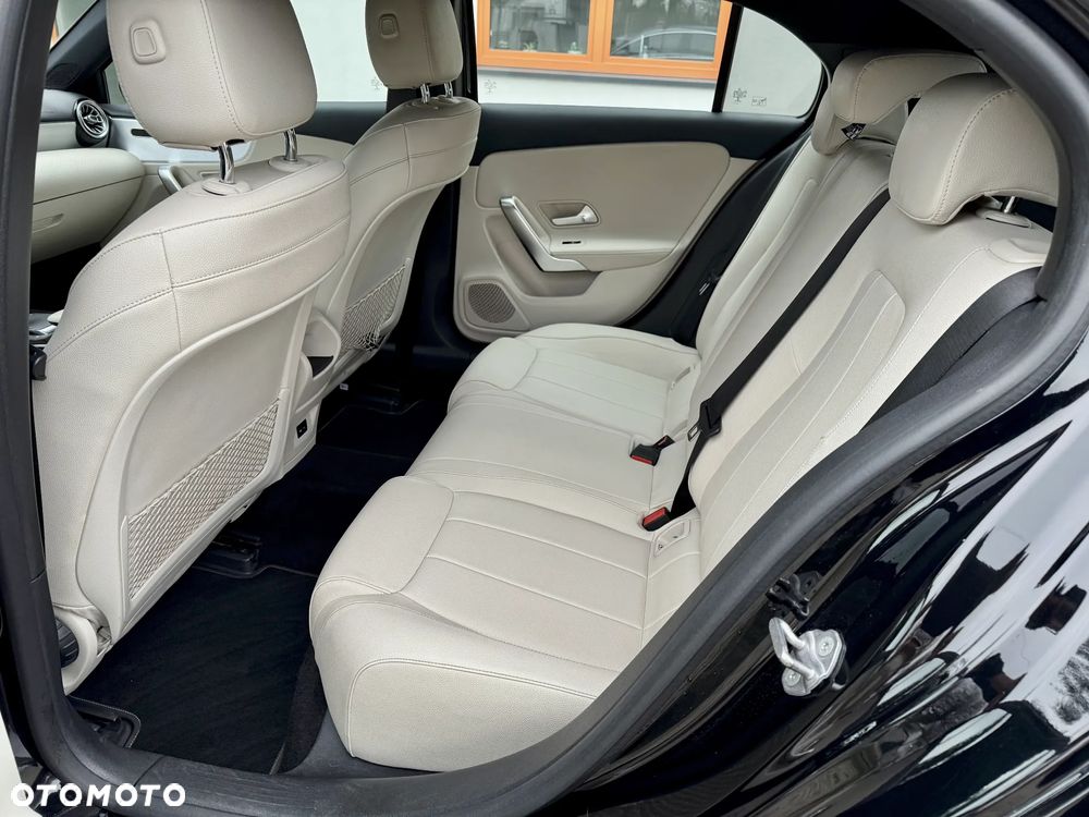 Mercedes-Benz Klasa A 180 Style 7G-DCT - 18