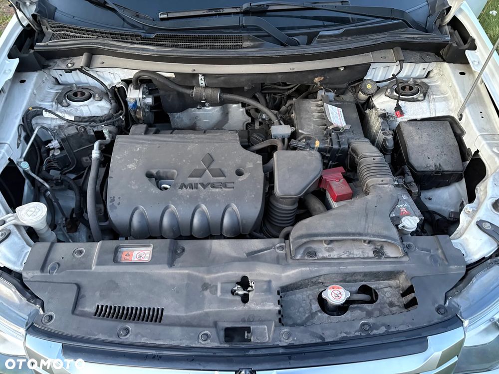 Mitsubishi Outlander - 4
