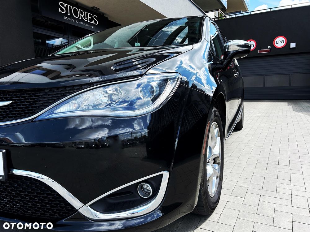 Chrysler Pacifica - 18