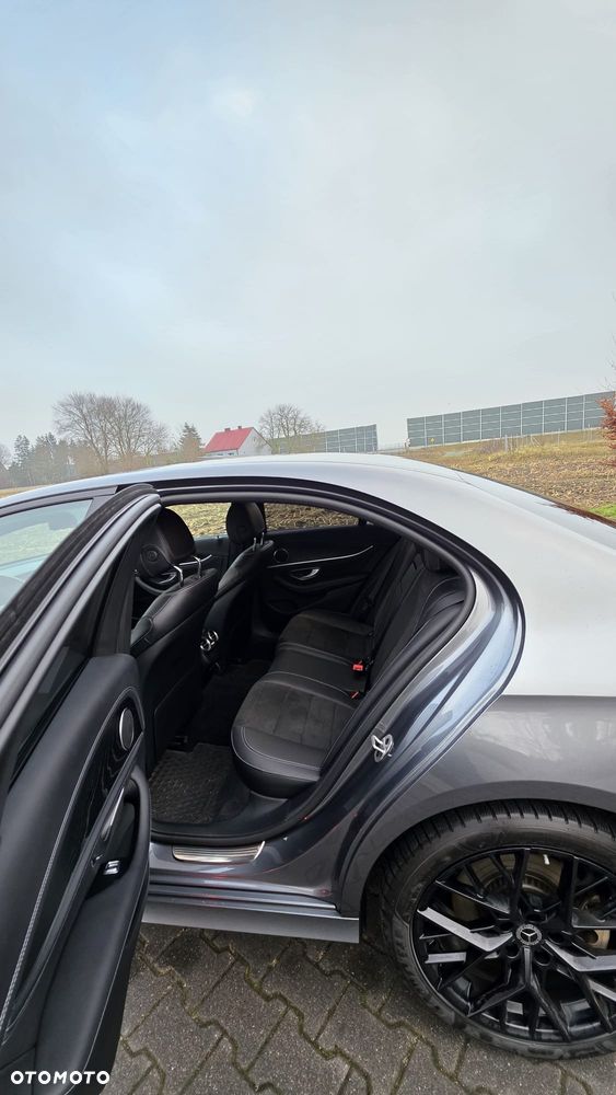 Mercedes-Benz Klasa E - 27