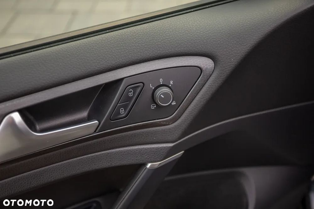 Volkswagen Golf - 25