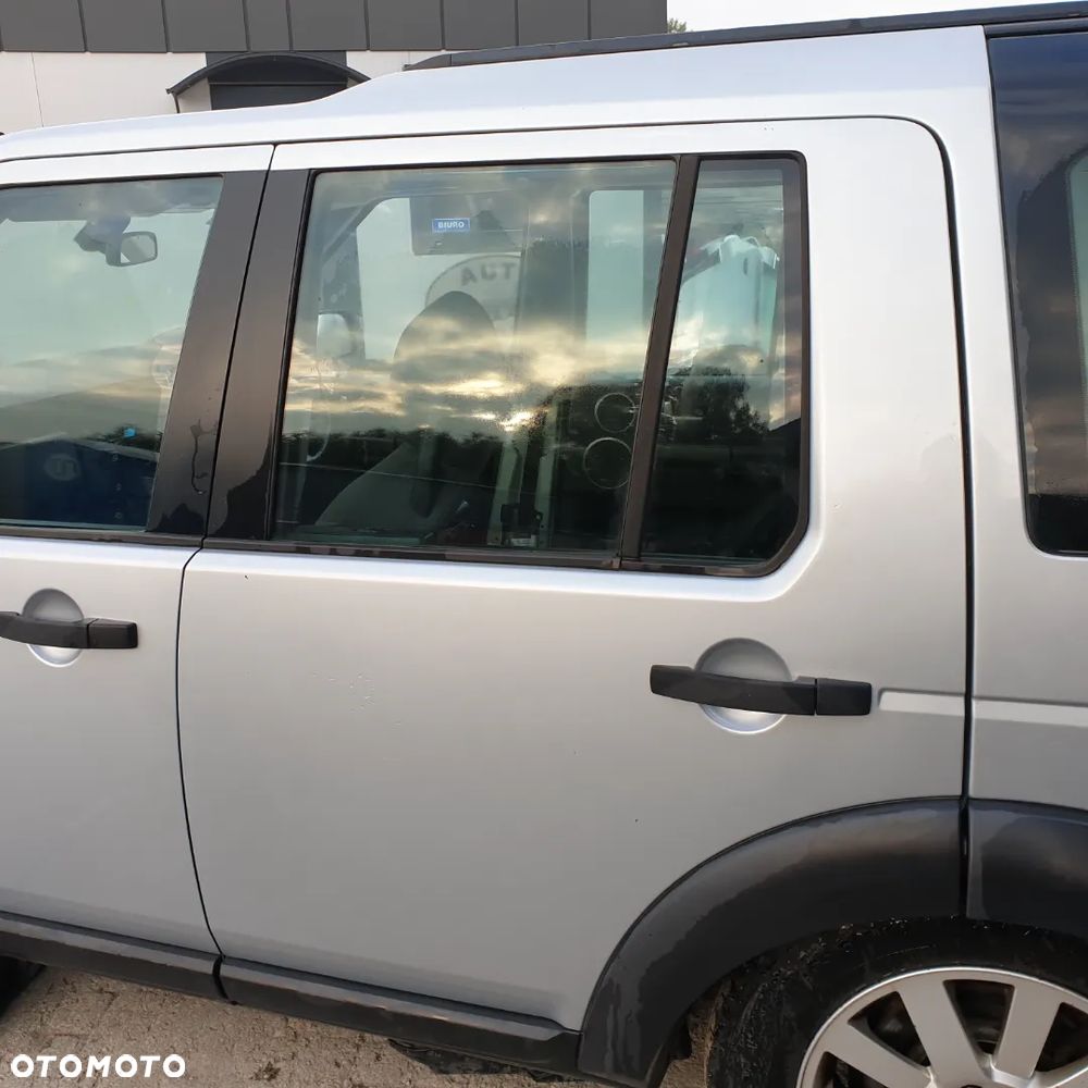 LAND ROVER DISCOVERY III DRZWI LEWY PRAWY TYL ZERMATT SILVER LRC798 08R - 2
