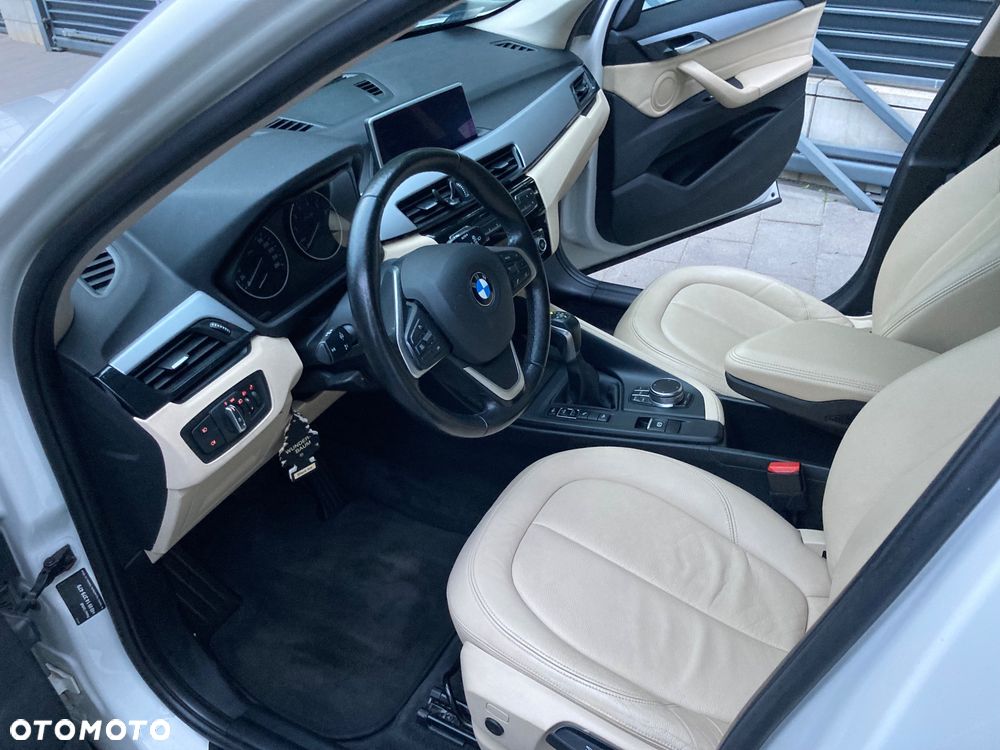 BMW X1 xDrive20i - 12