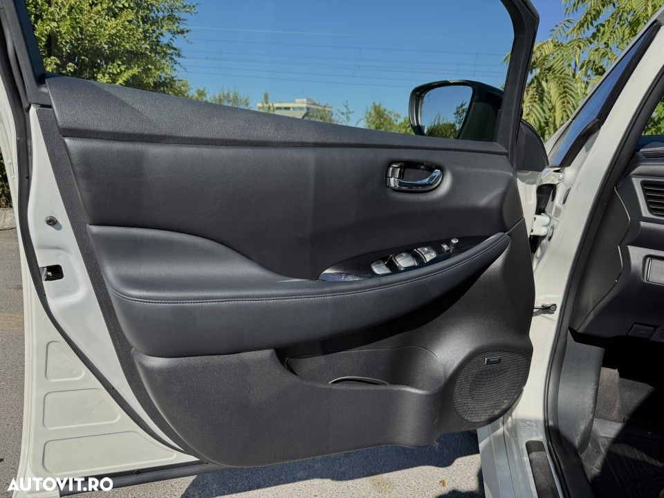 Nissan LEAF - 10