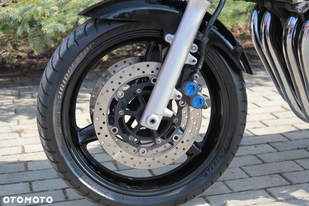 Yamaha XJR - 38
