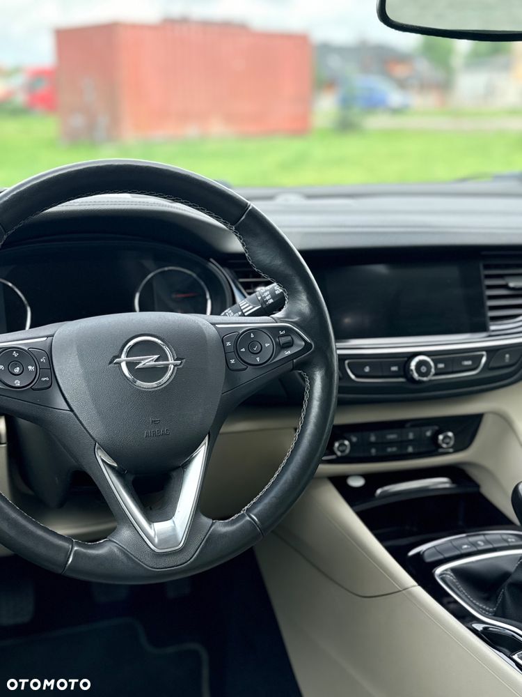 Opel Insignia 1.5 T Exclusive S&S - 8