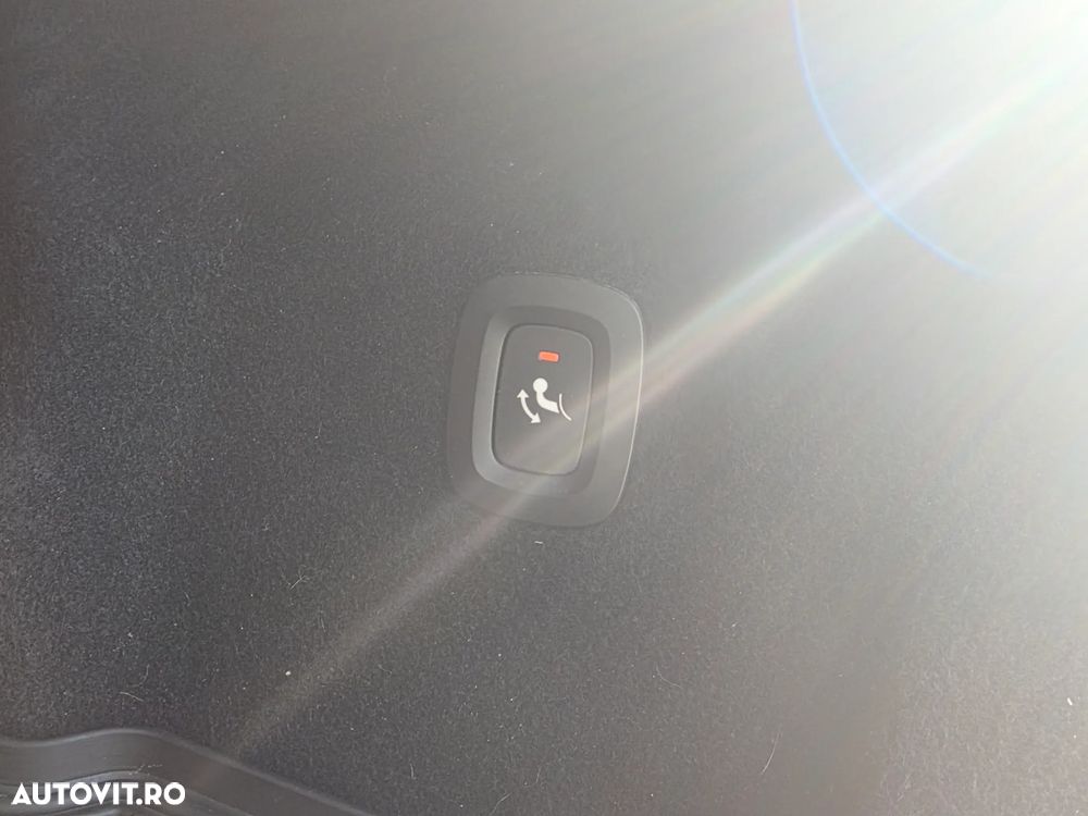 Volvo XC 60 D5 AWD Geartronic RDesign - 9
