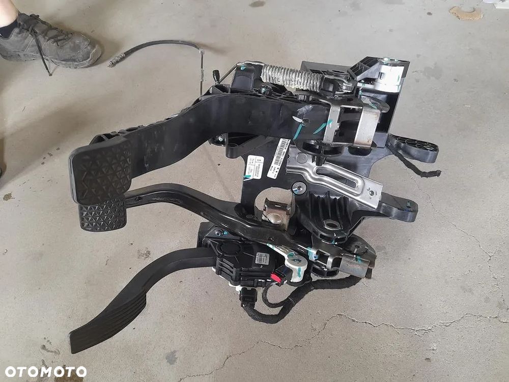 pedał pedały sprzęgła hamulca gazu Opel Mokka 1.6b europa - 4