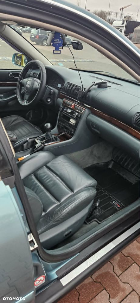 Audi A4 Limousine 1.8T - 8