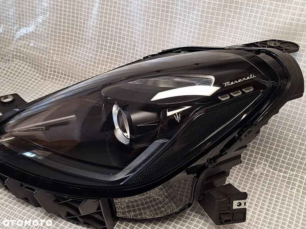 lampa przod maserati grecale m182 full led ciemna doswietlenie orginal NOWA - 10