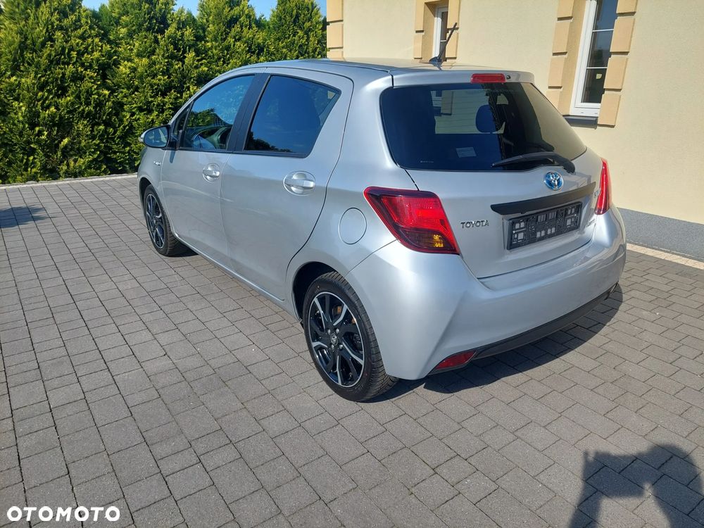 Toyota Yaris - 10