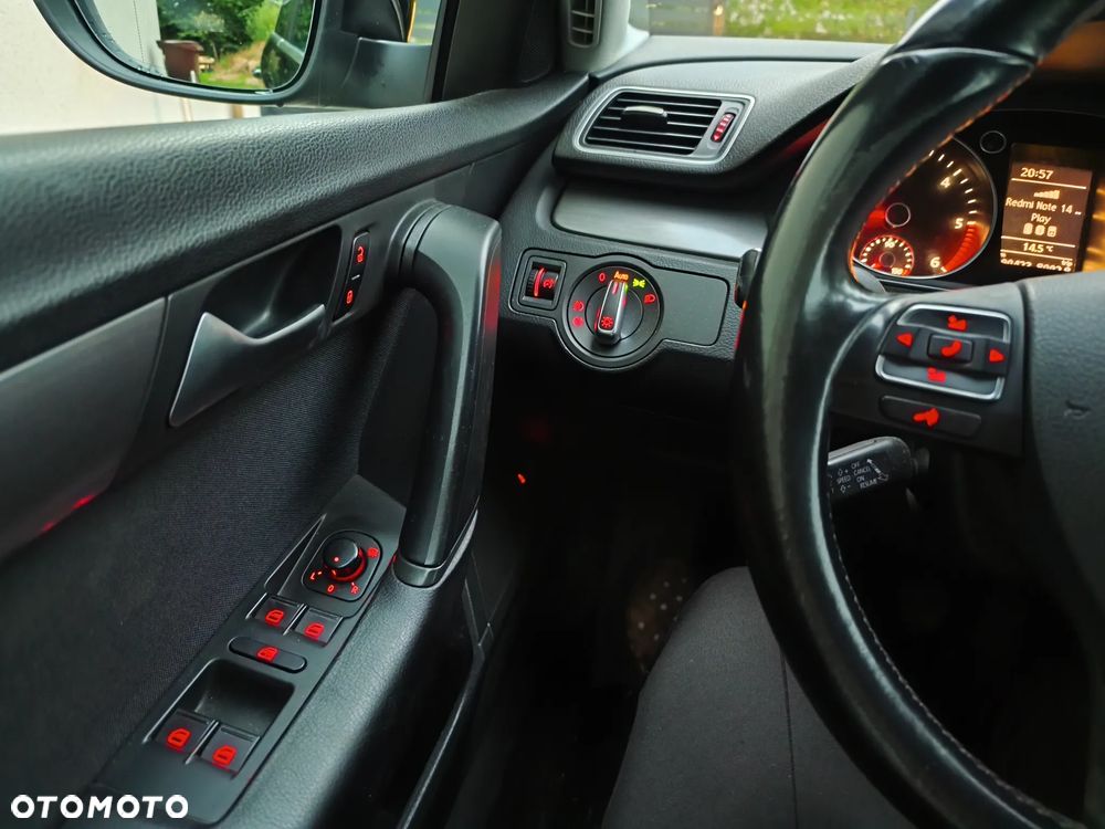 Volkswagen Passat - 18