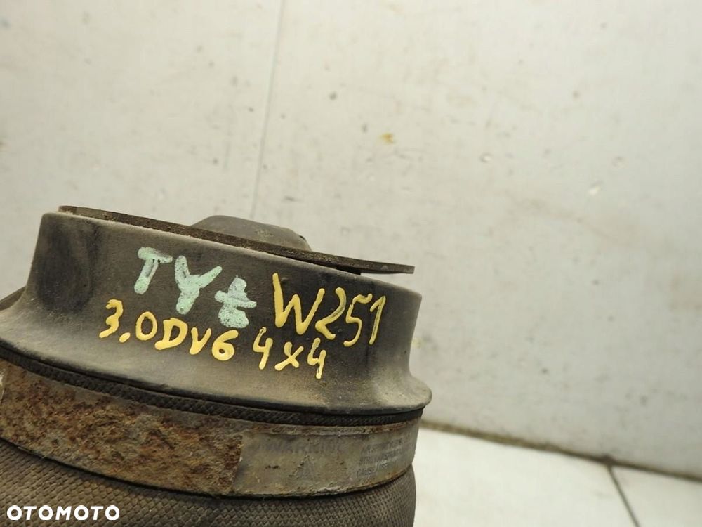 PODUSZKA MIECH AMORTYZATORA TYŁ MERCEDES R W251 3.0 CDI V6 A2513200425 - 3