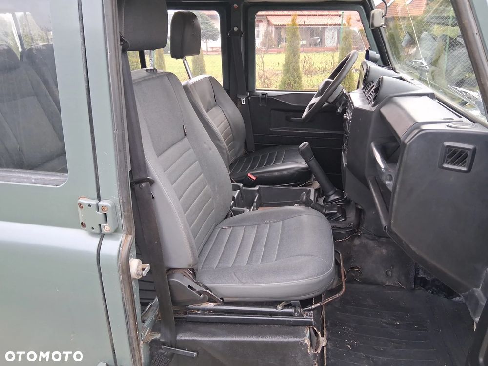 Land Rover Defender 2.4 TD4 SE - 9