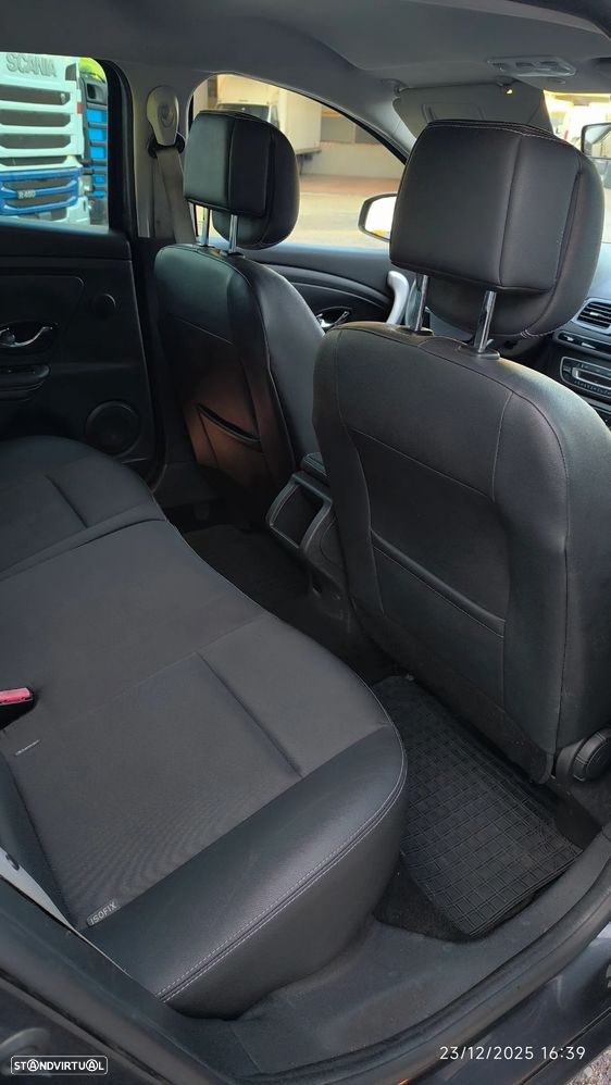 Renault Mégane ENERGY dCi 110 Start & Stop Bose Edition - 8