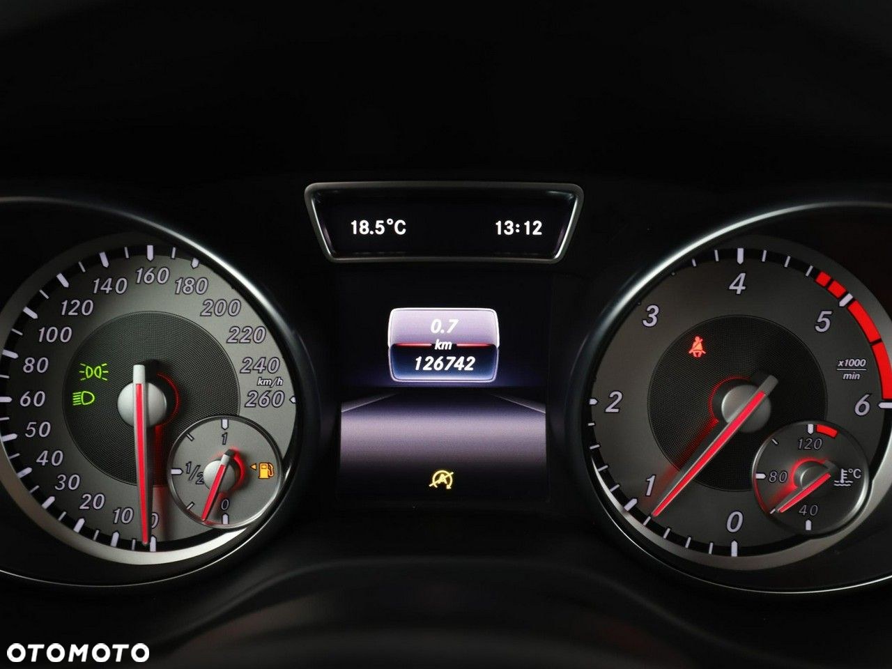 Mercedes-Benz GLA - 22
