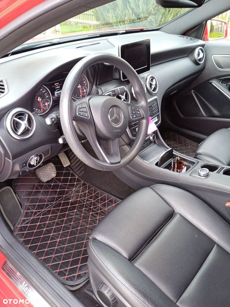 Mercedes-Benz Klasa A 180 7G-DCT - 8