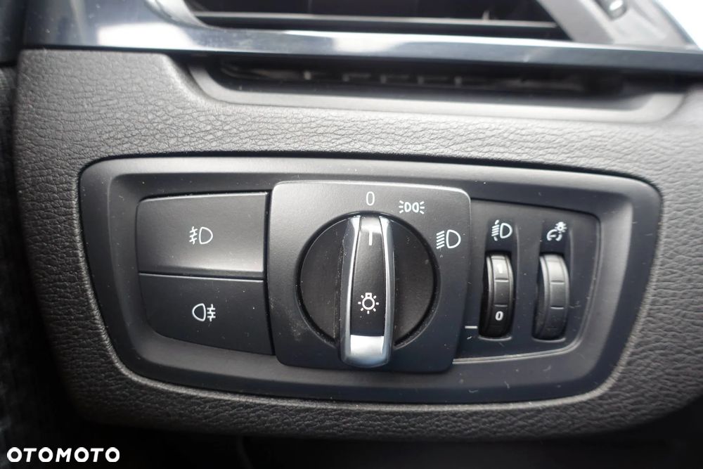 BMW X1 xDrive18d - 29