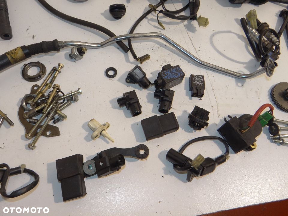 VFR 800 VTEC przekaźnii czujnik cewkofajka wałek rozrządu pokrywa krociec koło magnesowe R115 - 12