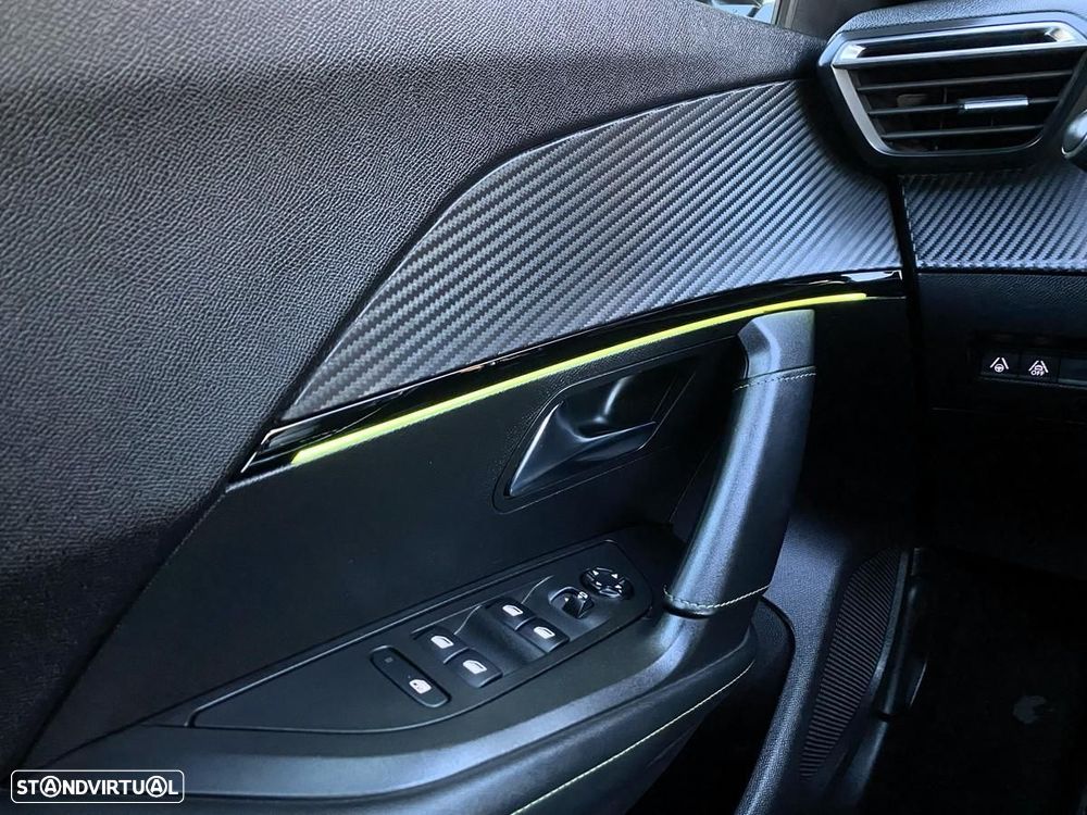 Peugeot 2008 1.2 PureTech GT EAT8 - 30