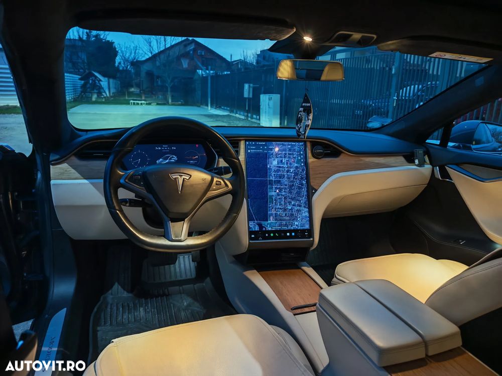 Tesla Model S Long Range - 7