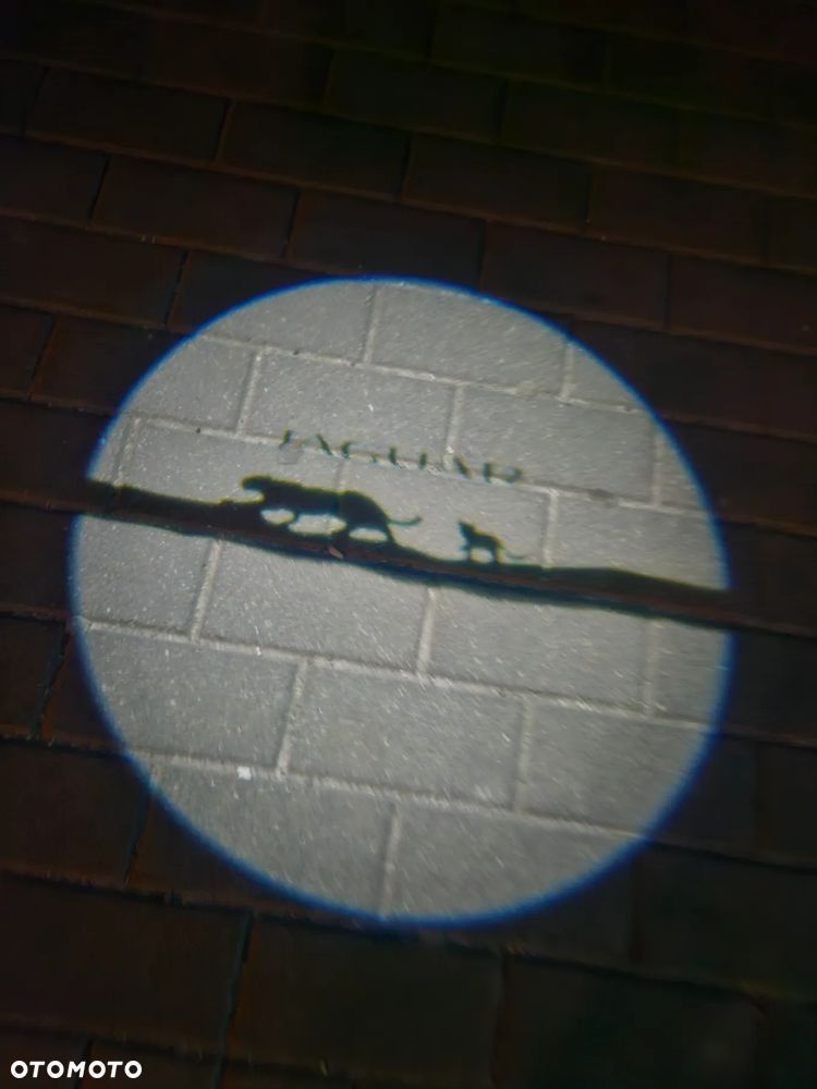 Jaguar E-Pace D150 R-Dynamic - 28