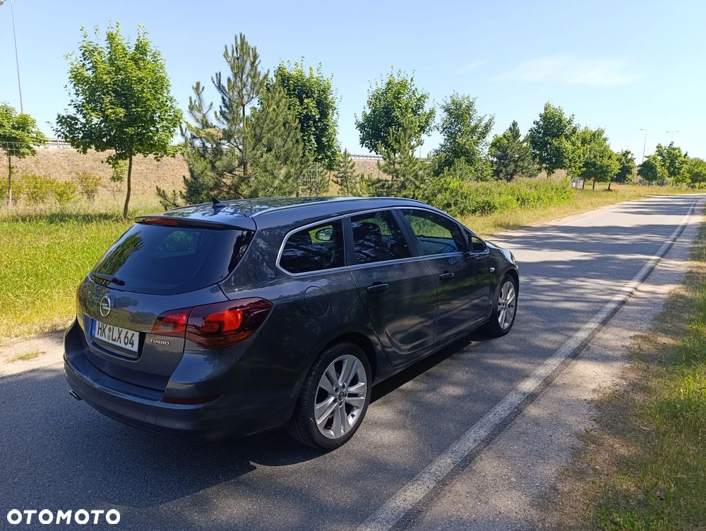Opel Astra 1.4 T Cosmo S&S - 12