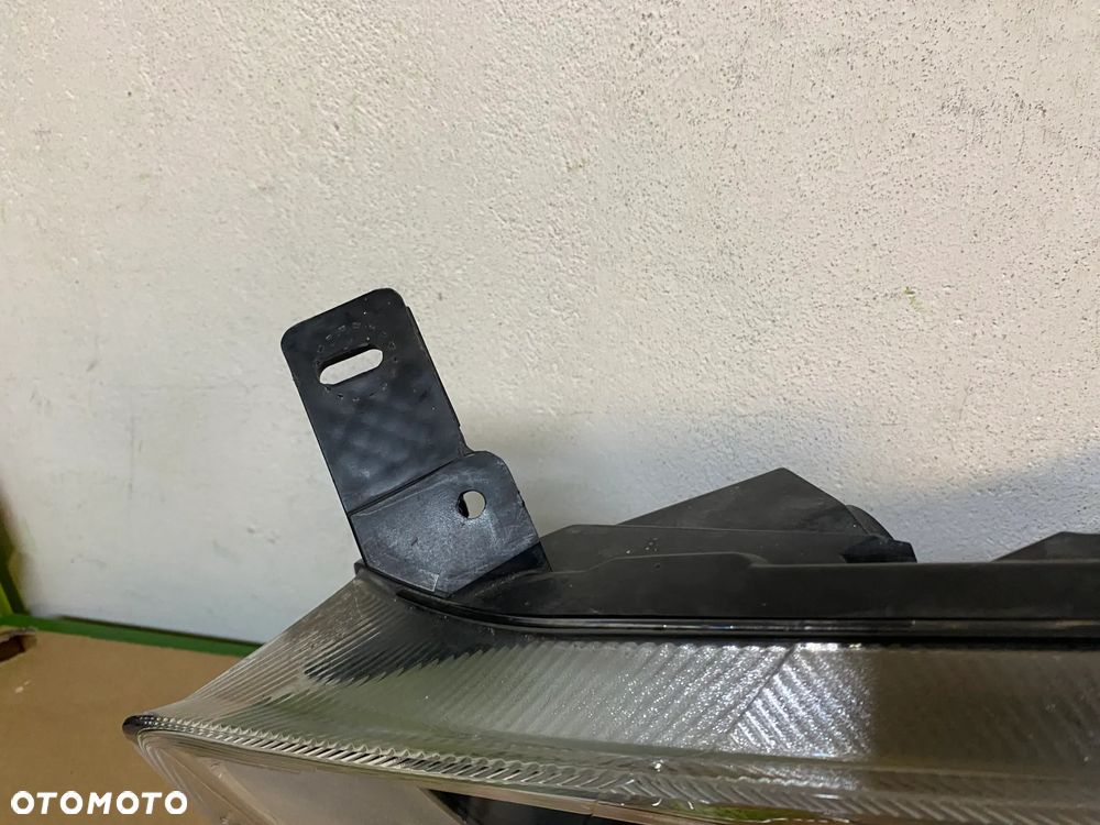 lampa fiesta mk8 zwykła lewa eu cała - 3