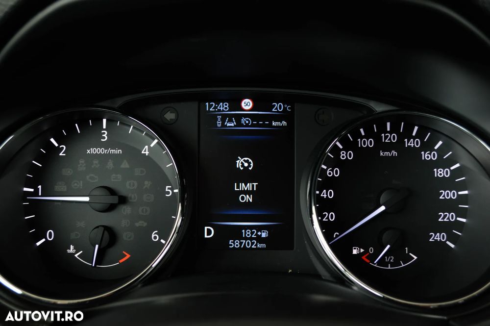 Nissan Qashqai 1.6 DCI Xtronic TEKNA - 24